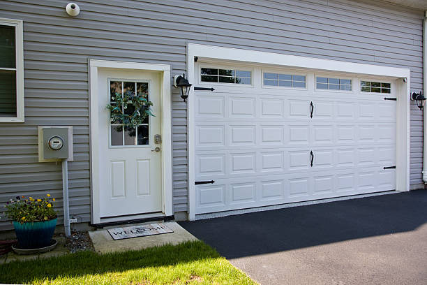 24/7 Emergency Garage Door Panel Replacement experts in Black Diamond, WA